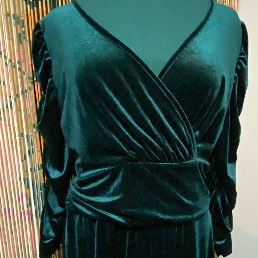 Green stretchy velvet dress